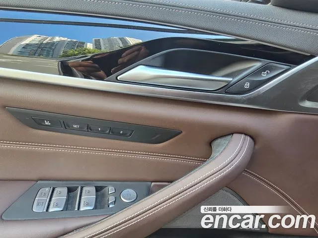 BMW 5 Series G30 — Фото автомобиля 14