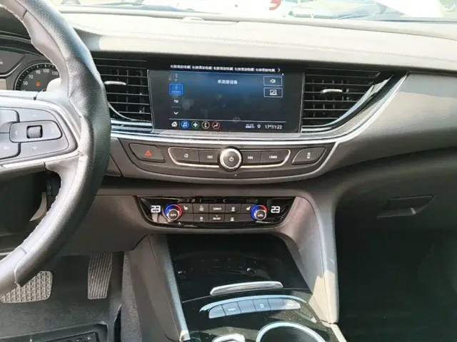Buick Regal — Фото автомобиля 12