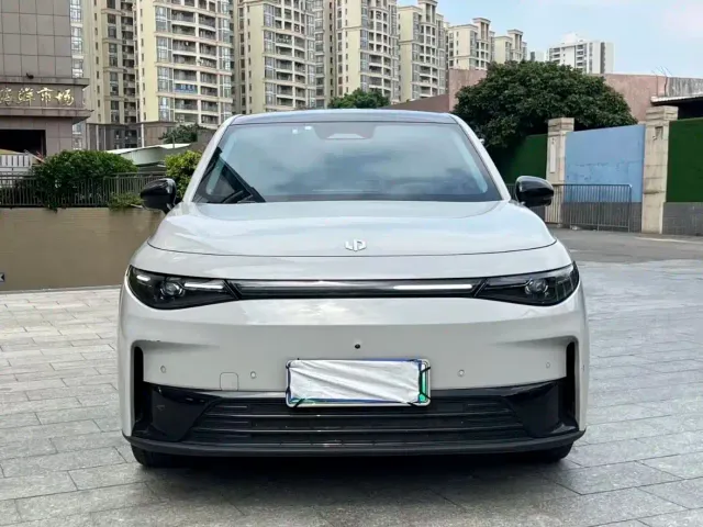 Leapmotor C10 — Фото автомобиля 2