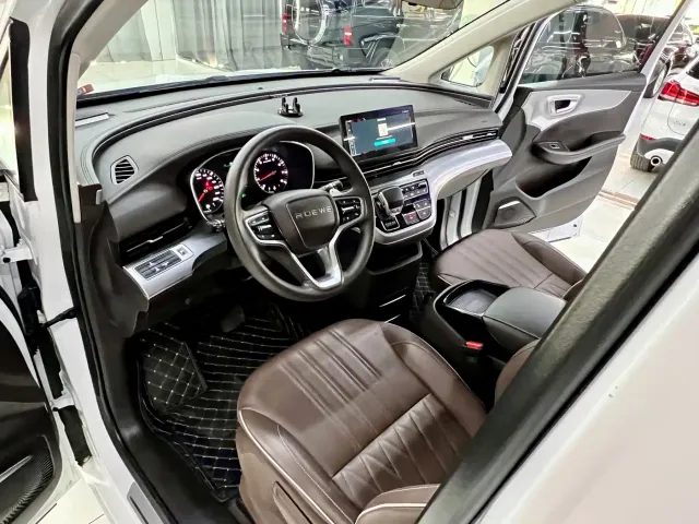 Roewe iMAX8 — Фото автомобиля 9
