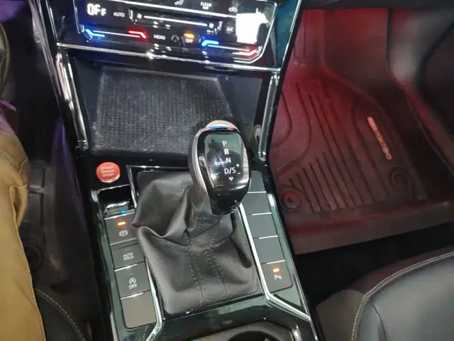 Volkswagen Passat — Фото автомобиля 13
