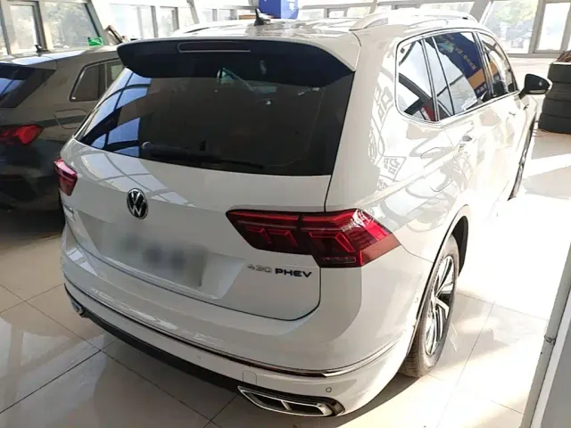 Volkswagen Tiguan L PHEV — Фото автомобиля 6