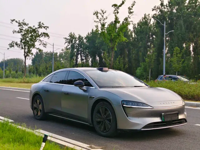 Luxeed S7 — Фото автомобиля 3