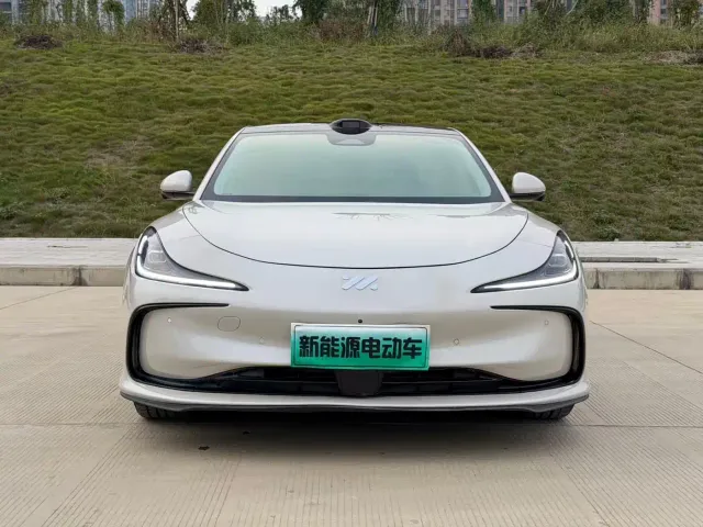 IM Motors L6 — Фото автомобиля 2
