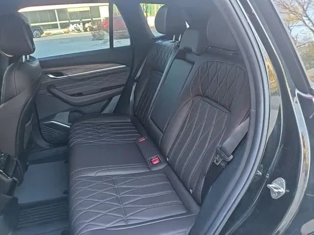 Geely Xingyue L — Фото автомобиля 16