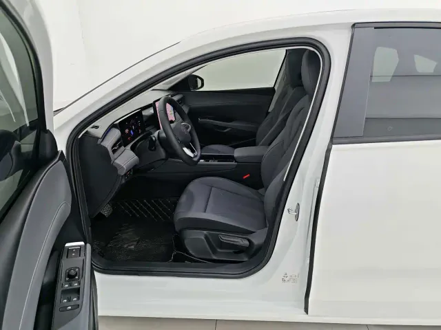 Volkswagen Lavida — Фото автомобиля 10