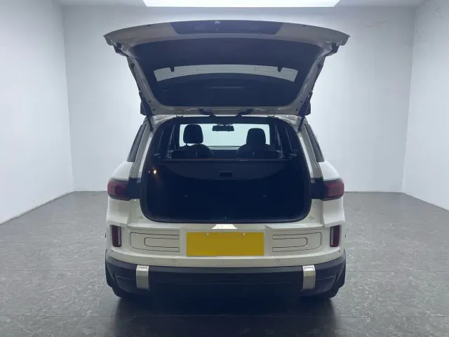 Geely ICON — Фото автомобиля 5