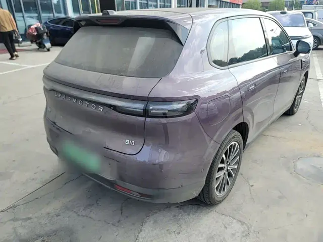 Leapmotor B10 — Фото автомобиля 6
