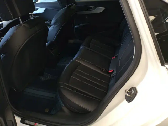 Audi A4L — Фото автомобиля 12
