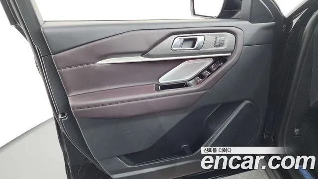 Ford Explorer — Фото автомобиля 19