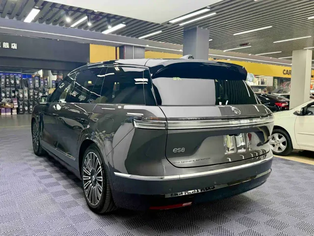 Nio ES8 — Фото автомобиля 12