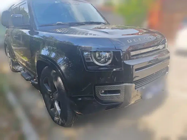 Land Rover Defender — Фото автомобиля 23