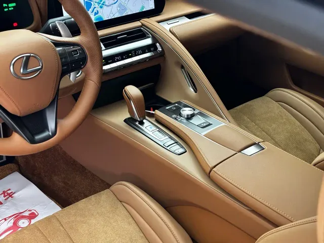 Lexus LC — Фото автомобиля 9