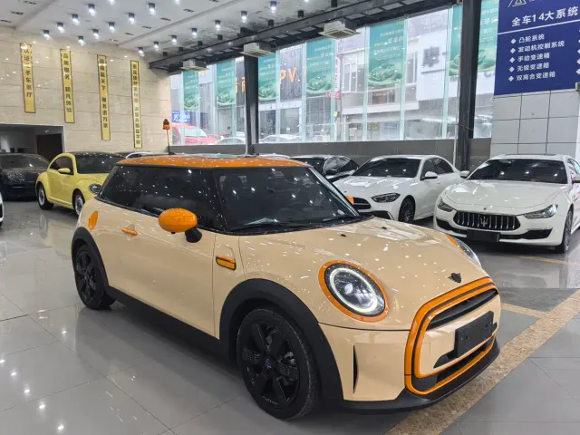 MINI Hatch — Фото автомобиля 4