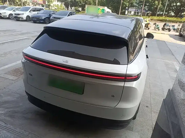 Li Auto Li Auto i6 2025 2WD Base Model — Фото автомобиля 6