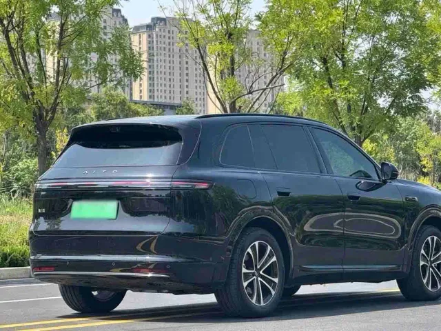 Aito M7 — Фото автомобиля 9