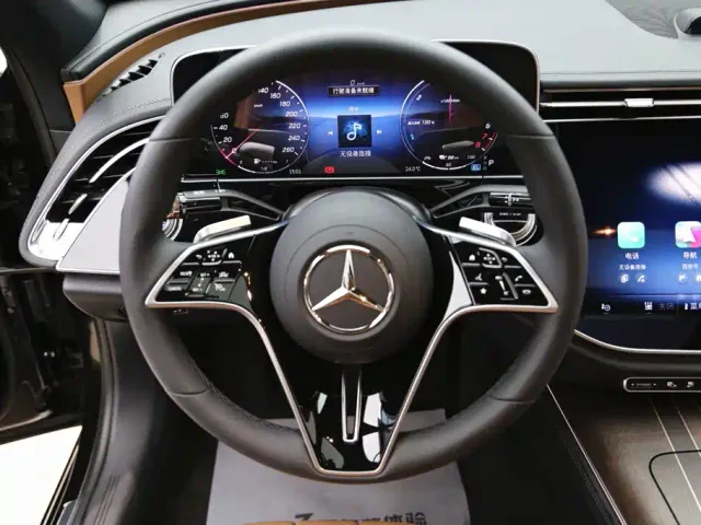 Mercedes-Benz E-Class — Фото автомобиля 16