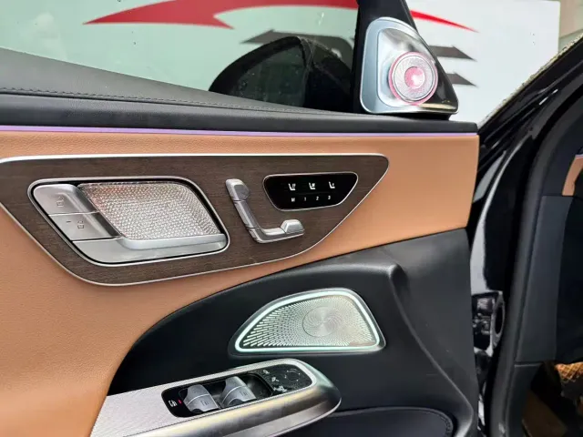 Mercedes-Benz E-Class — Фото автомобиля 7