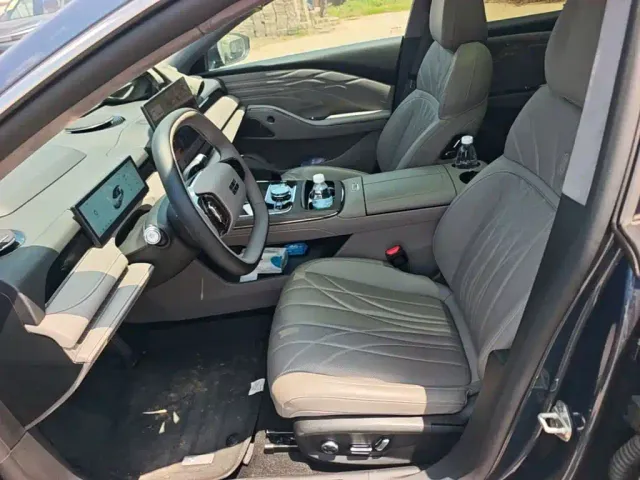 Geely Galaxy Xingyao 8 — Фото автомобиля 14