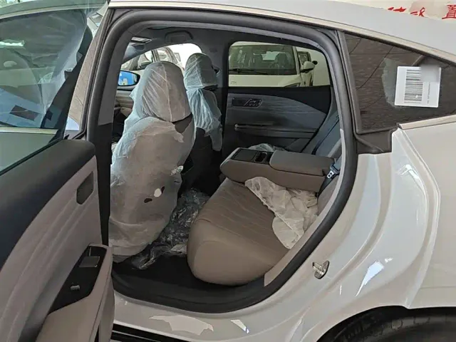 Geely Galaxy Xingyao 8 — Фото автомобиля 16