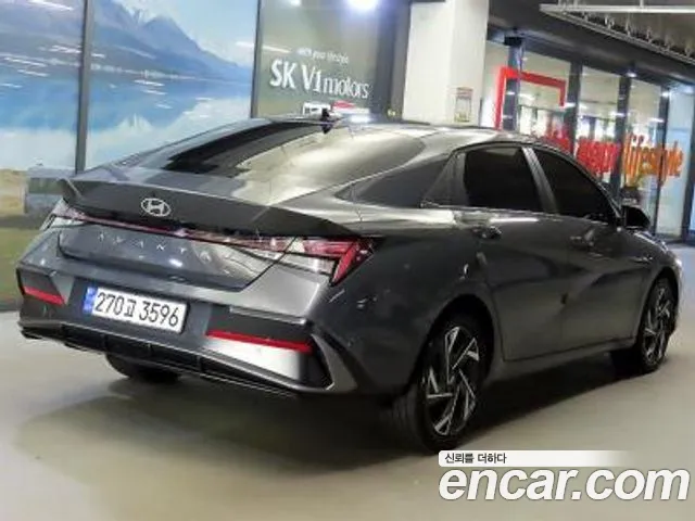 Hyundai AVANTE Inspiration — Фото автомобиля 3
