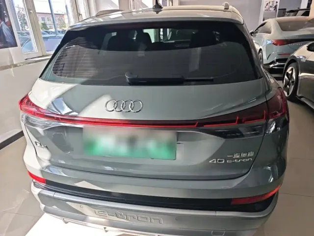 Audi Q4 e-tron — Фото автомобиля 5