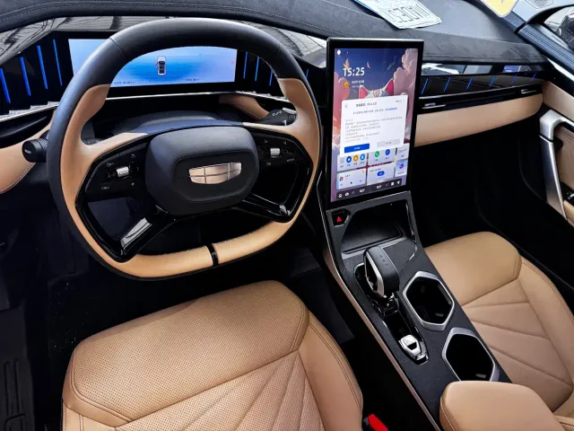 Geely Boyue L — Фото автомобиля 8