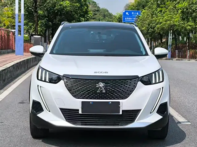 Peugeot 2008 — Фото автомобиля 3