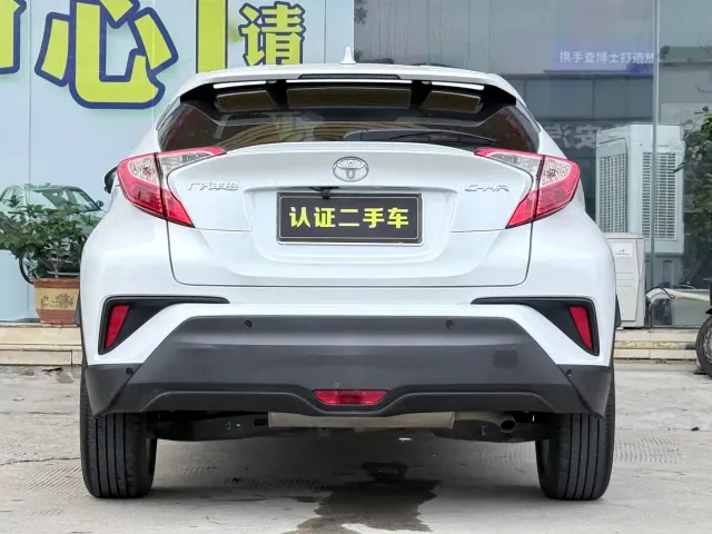 Toyota C-HR — Фото автомобиля 14