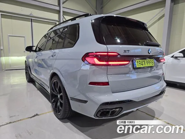 BMW X7 M60i xDrive M Sport 6 мест — Фото автомобиля 3