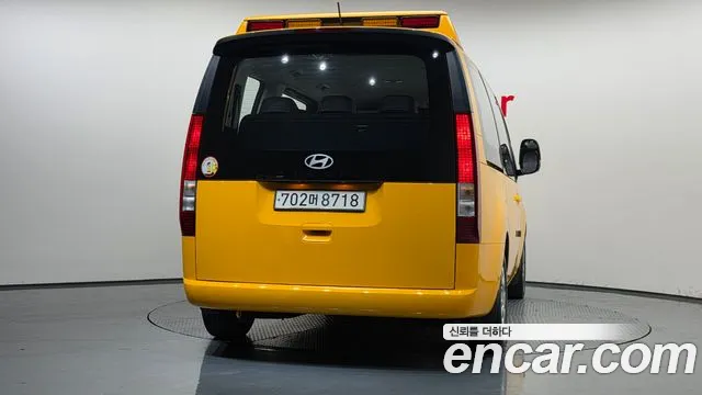 Hyundai Staria Staria — Фото автомобиля 4