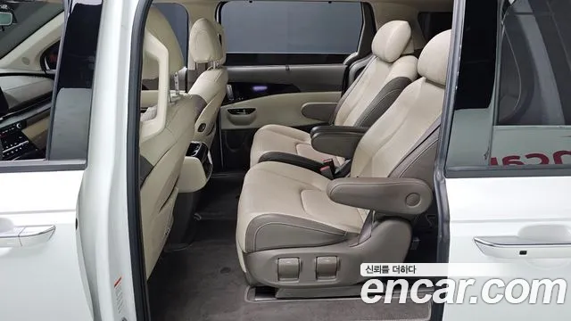 Kia Canival Carnival 4 поколение Бензин 7 мест Signature — Фото автомобиля 8