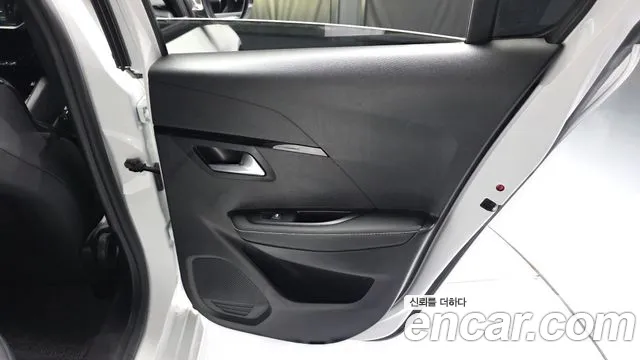 Peugeot 208 — Фото автомобиля 25