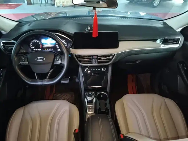 Ford Escape — Фото автомобиля 9