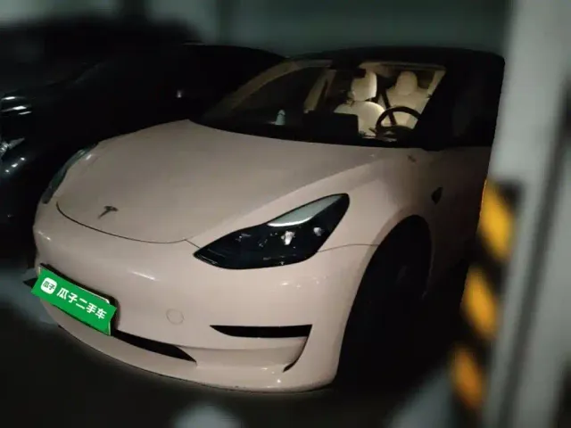 Фотография автомобиля — Tesla Model 3