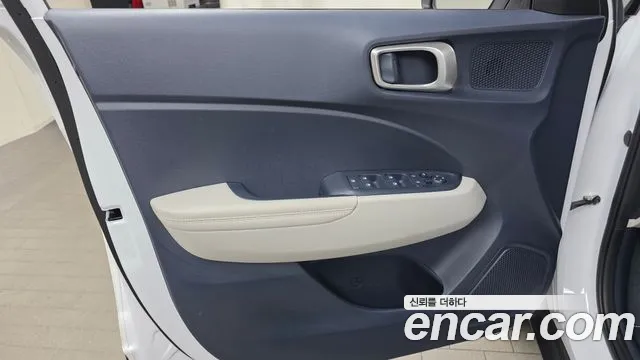 Hyundai Venue — Фото автомобиля 13