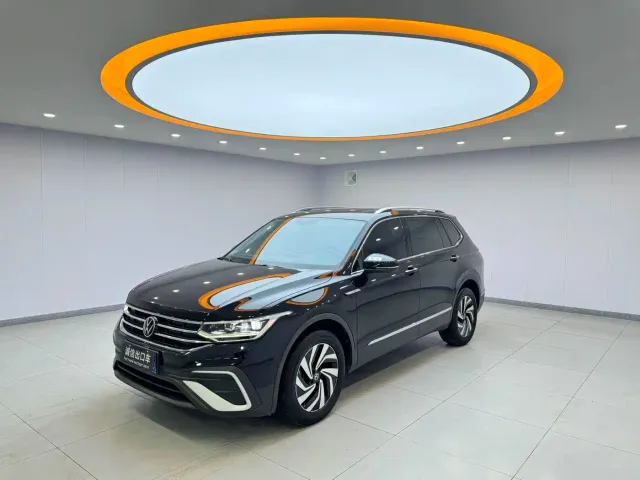 Фотография автомобиля — Volkswagen Tiguan L