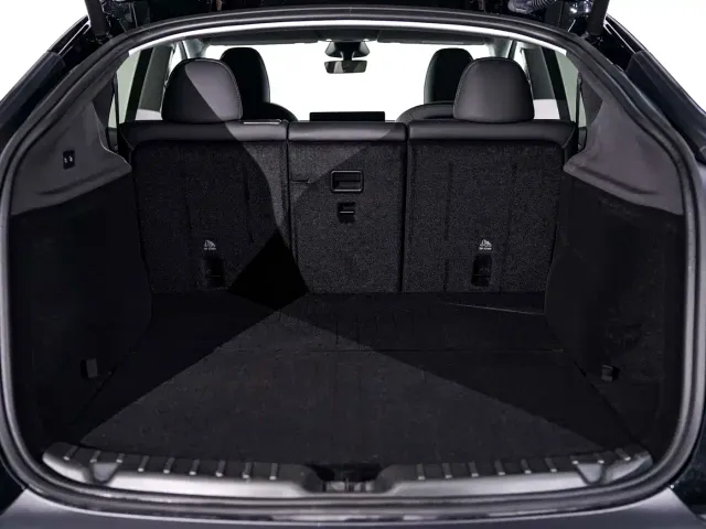 Tesla Model Y — Фото автомобиля 27