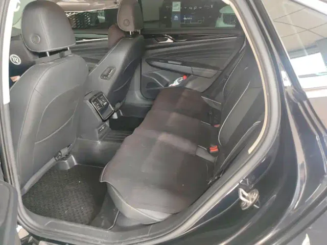 Volkswagen Passat — Фото автомобиля 11