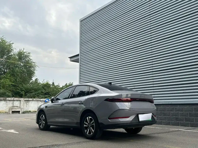 BYD Qin PLUS — Фото автомобиля 5