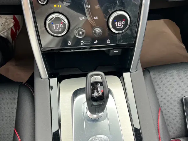 Land Rover Discovery Sport — Фото автомобиля 11