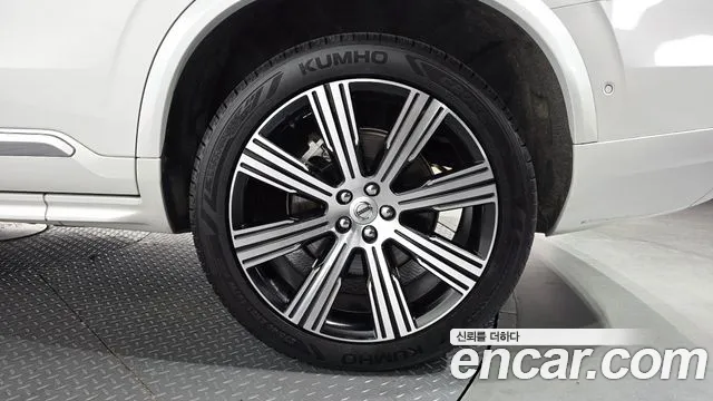 Вольво XC90 — Фото автомобиля 21
