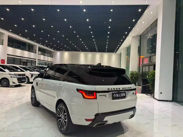 Land Rover Range Rover Sport — Фото автомобиля 18