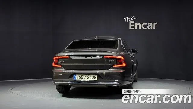 Volvo S90 — Фото автомобиля 4