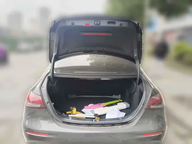 Mercedes-Benz E-Class — Фото автомобиля 5