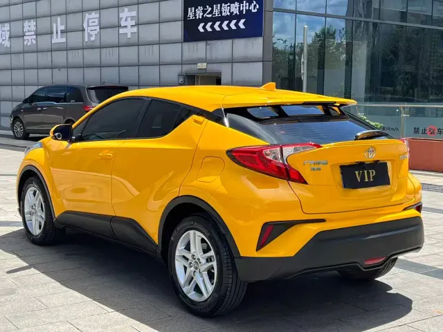 Toyota C-HR — Фото автомобиля 4