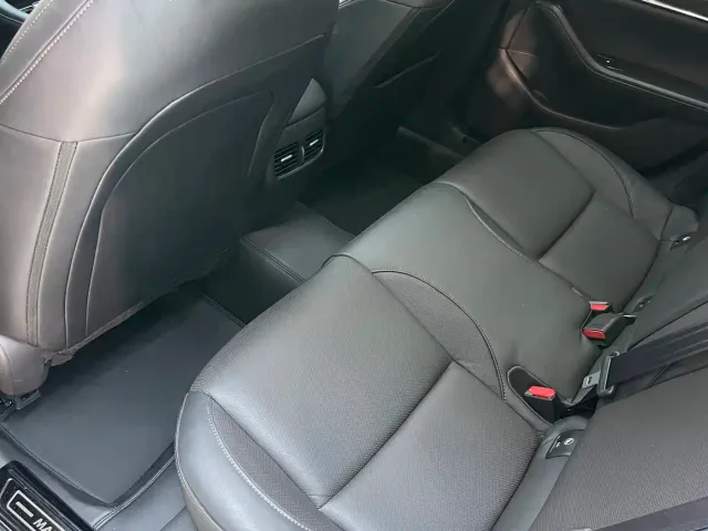 Mazda Axela — Фото автомобиля 11