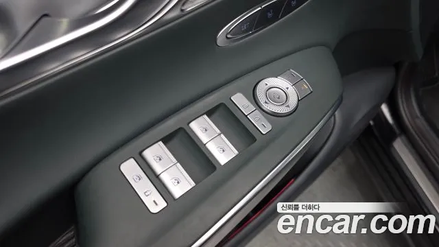 Genesis GV70 — Фото автомобиля 28