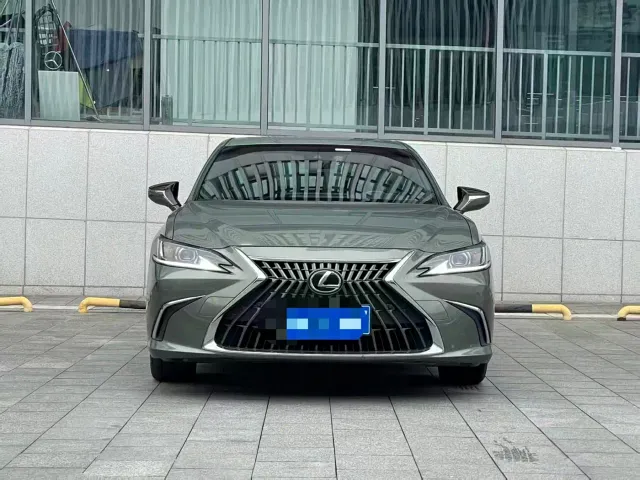 Lexus ES — Фото автомобиля 2