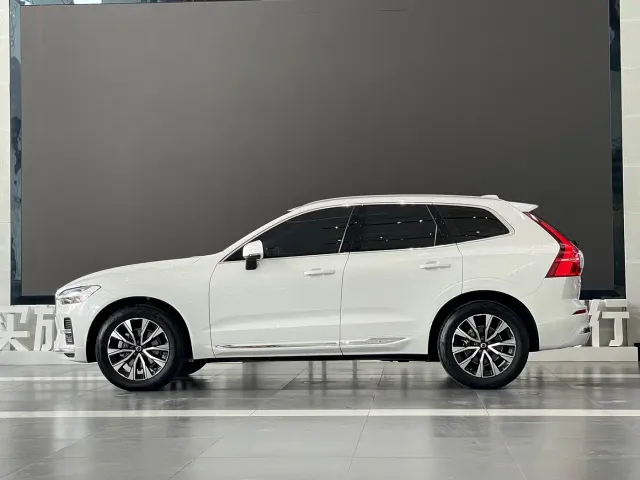 Volvo XC60 — Фото автомобиля 3